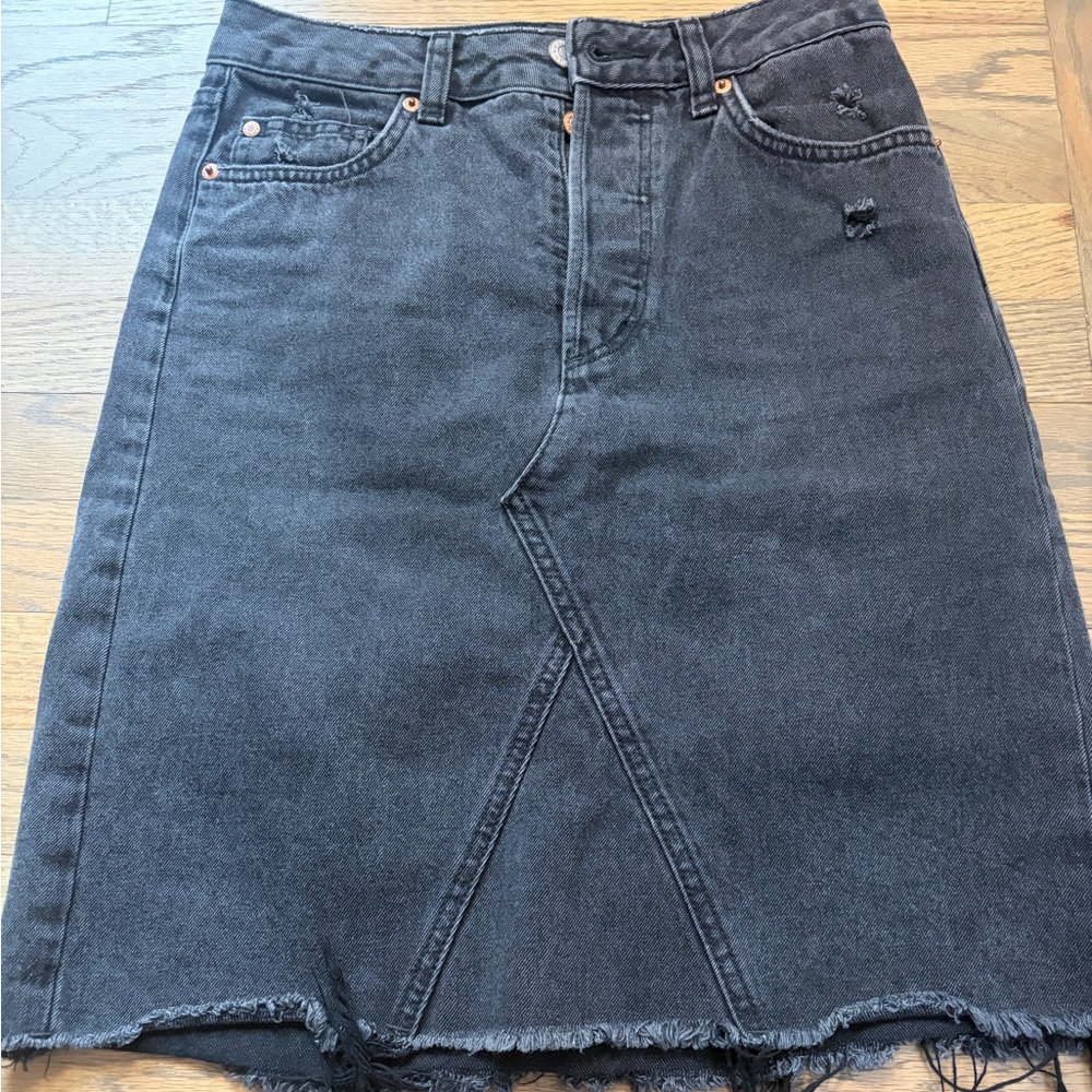 Black Denim Skirt | Size 6 | Raw Hem | Distressed